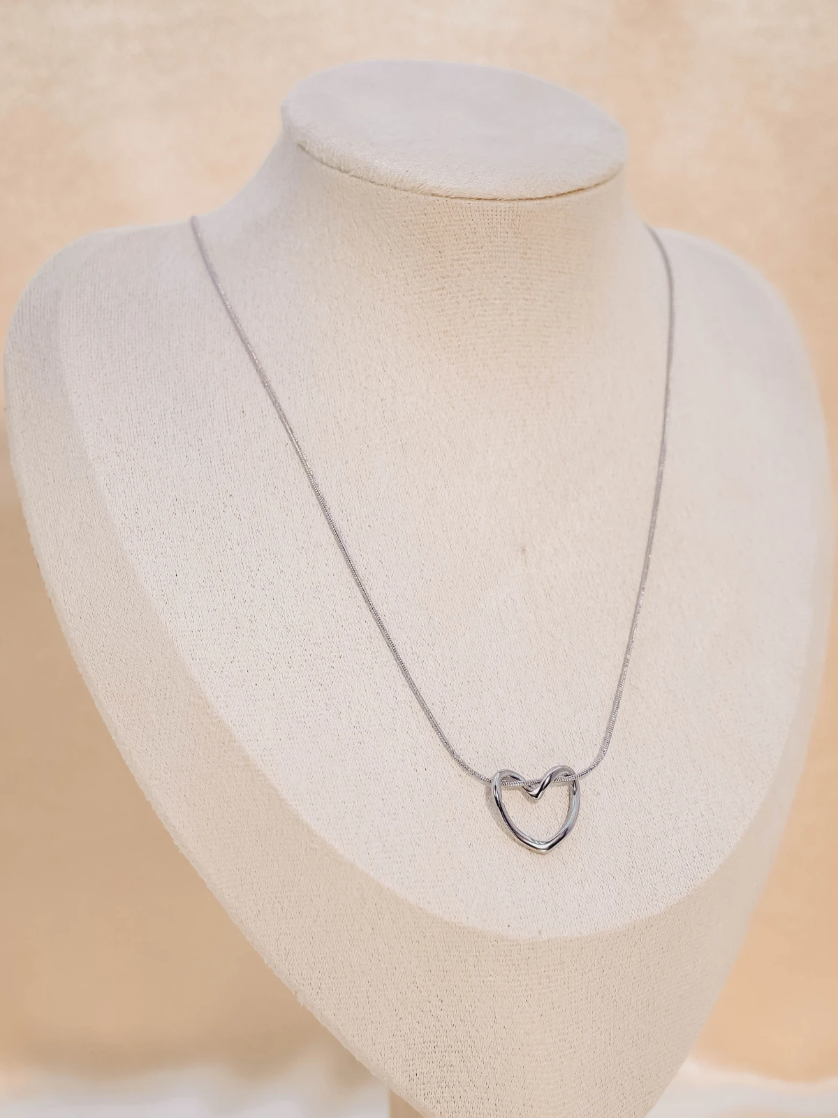 Amora Necklace